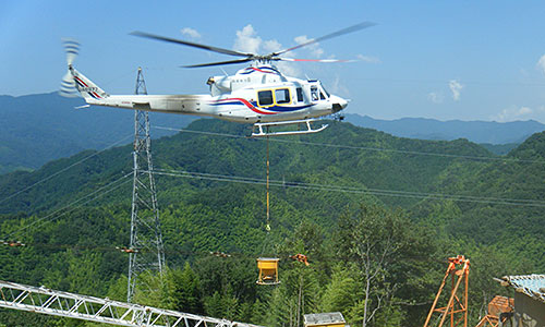 ヘリコプター運搬の画像
